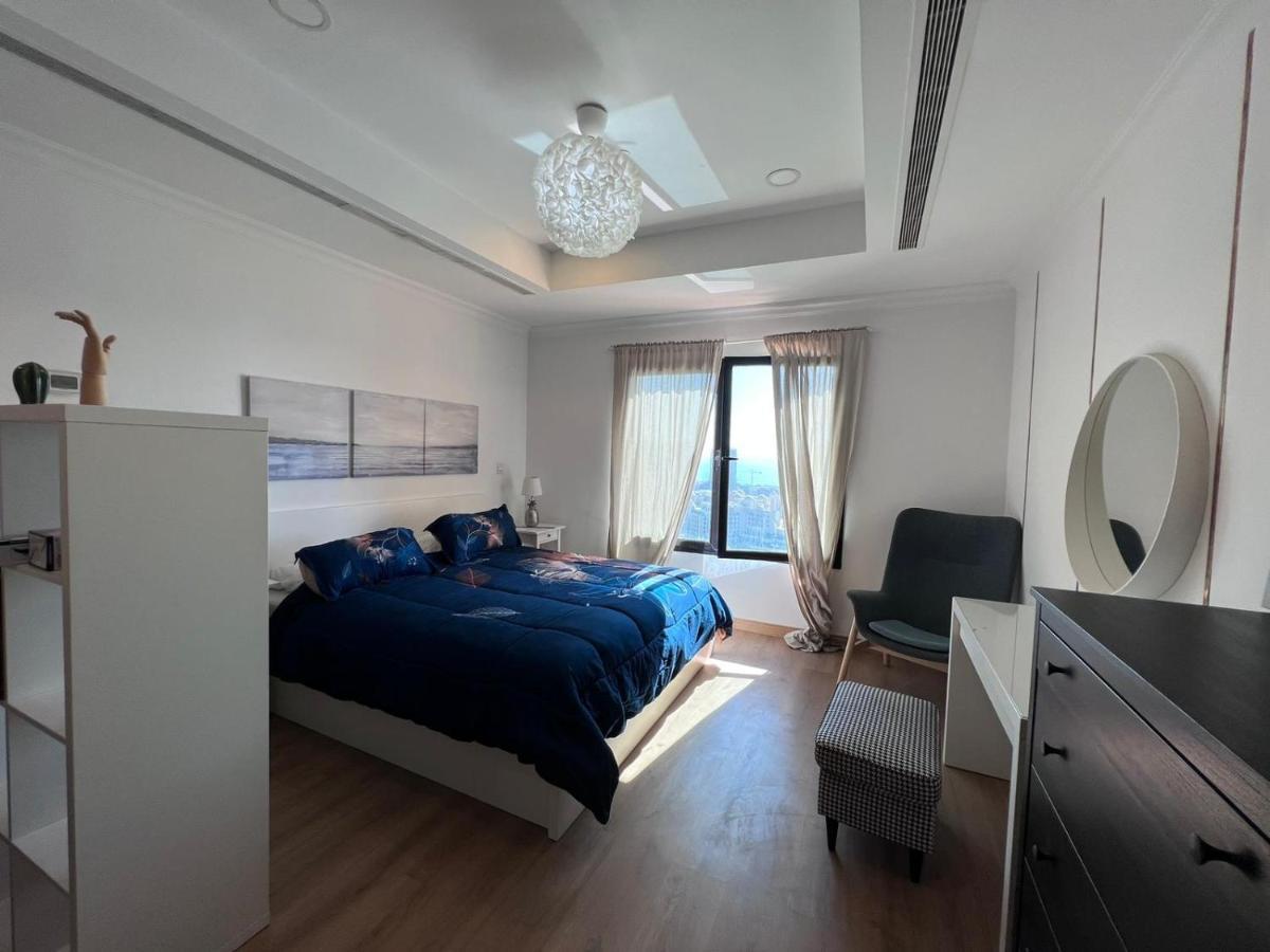 Marina View, Sunlit Studio In The Pearl Doha