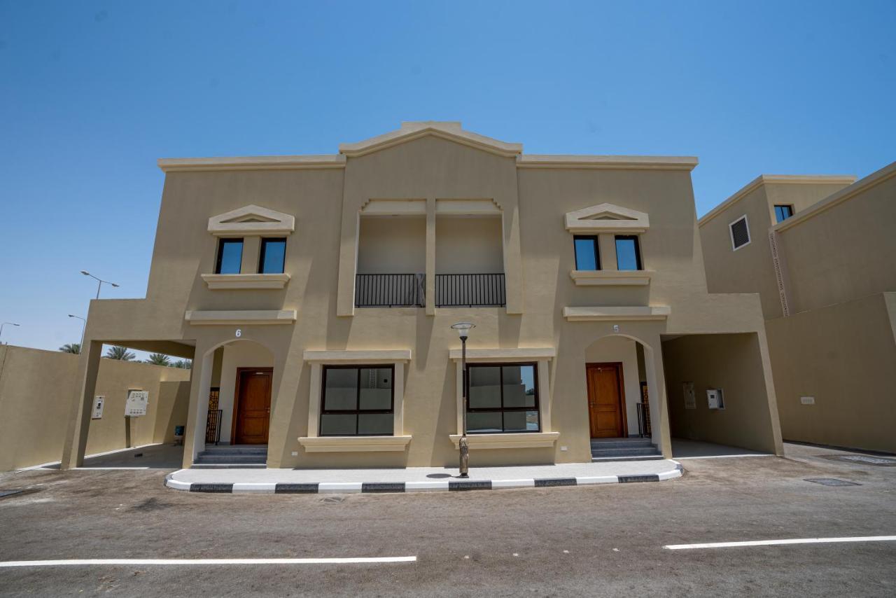 Rumah tetamu Furnished 5 Bedroom Located In The Heart Of With Shared Facilities *