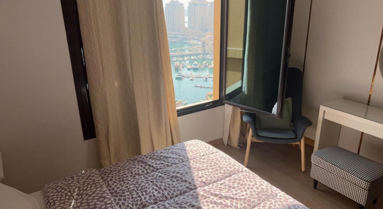 Marina View, Sunlit Studio In The Pearl *