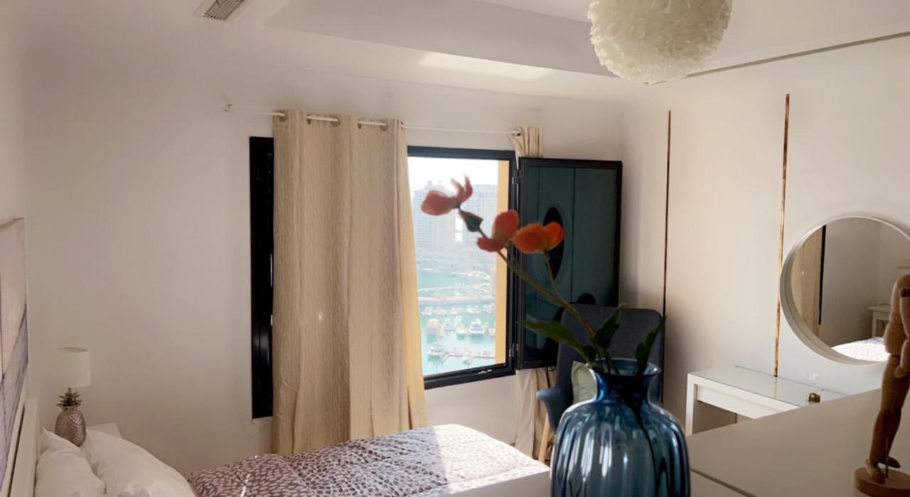 Marina View, Sunlit Studio In The Pearl