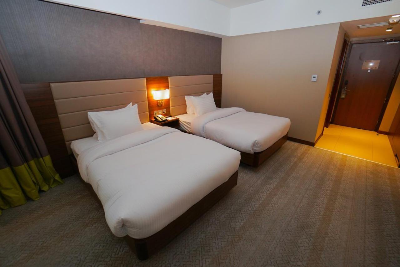 The Grand Lux Khách sạn