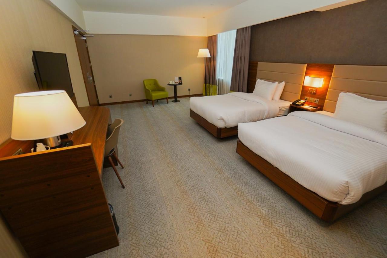 The Grand Lux Khách sạn