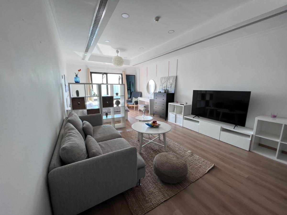 Marina View, Sunlit Studio In The Pearl Doha