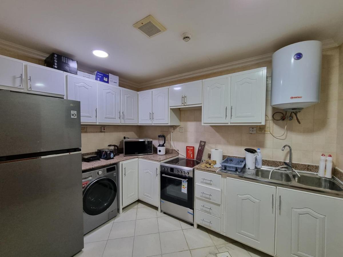 Lovely 3 Bedrooms In Next To Metro Station * Doha