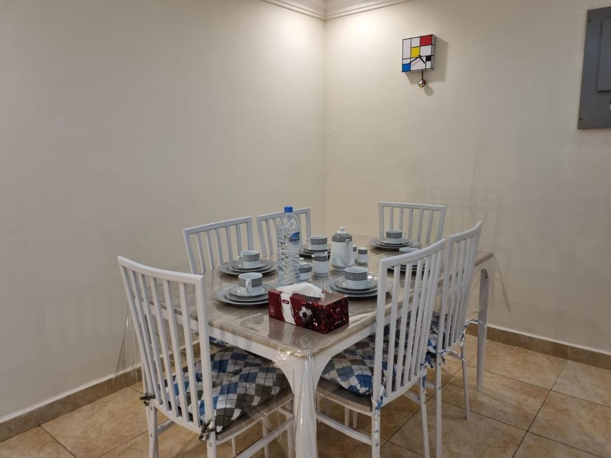 Lovely 3 Bedrooms In Next To Metro Station Apartment