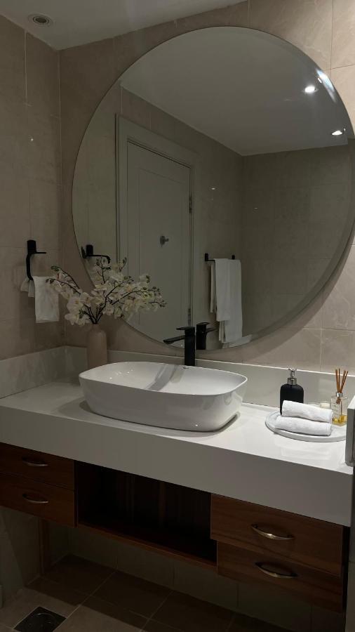 Beachfront Luxury Apartment-pearl Island شقه مطله على الشاطئ بجزيرة اللؤلؤه Doha