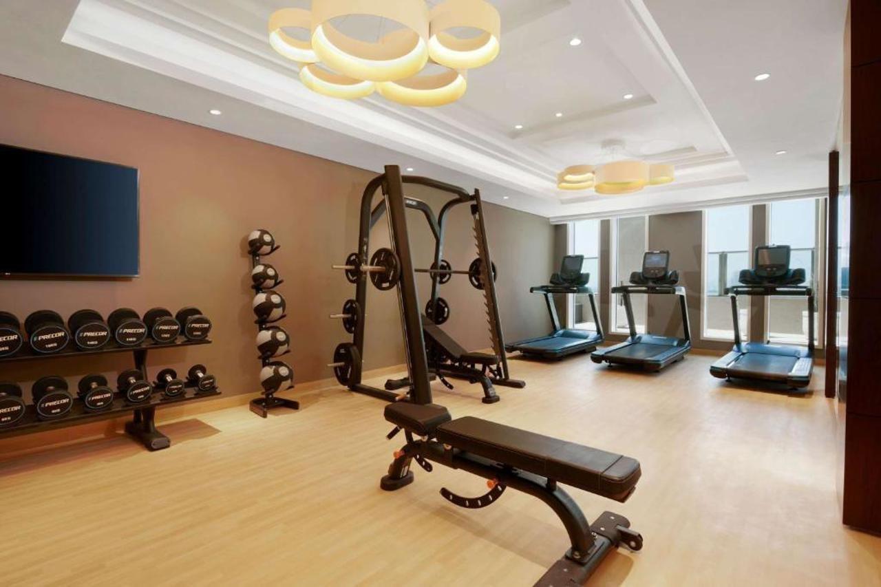 Wyndham Grand West Bay Hotel 5*