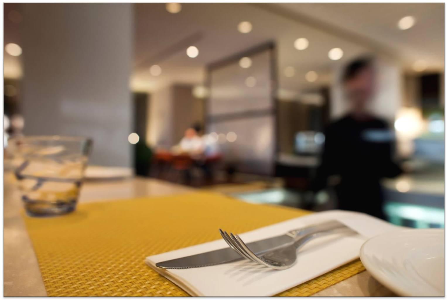 Centro Capital - By Rotana Khách sạn 4*