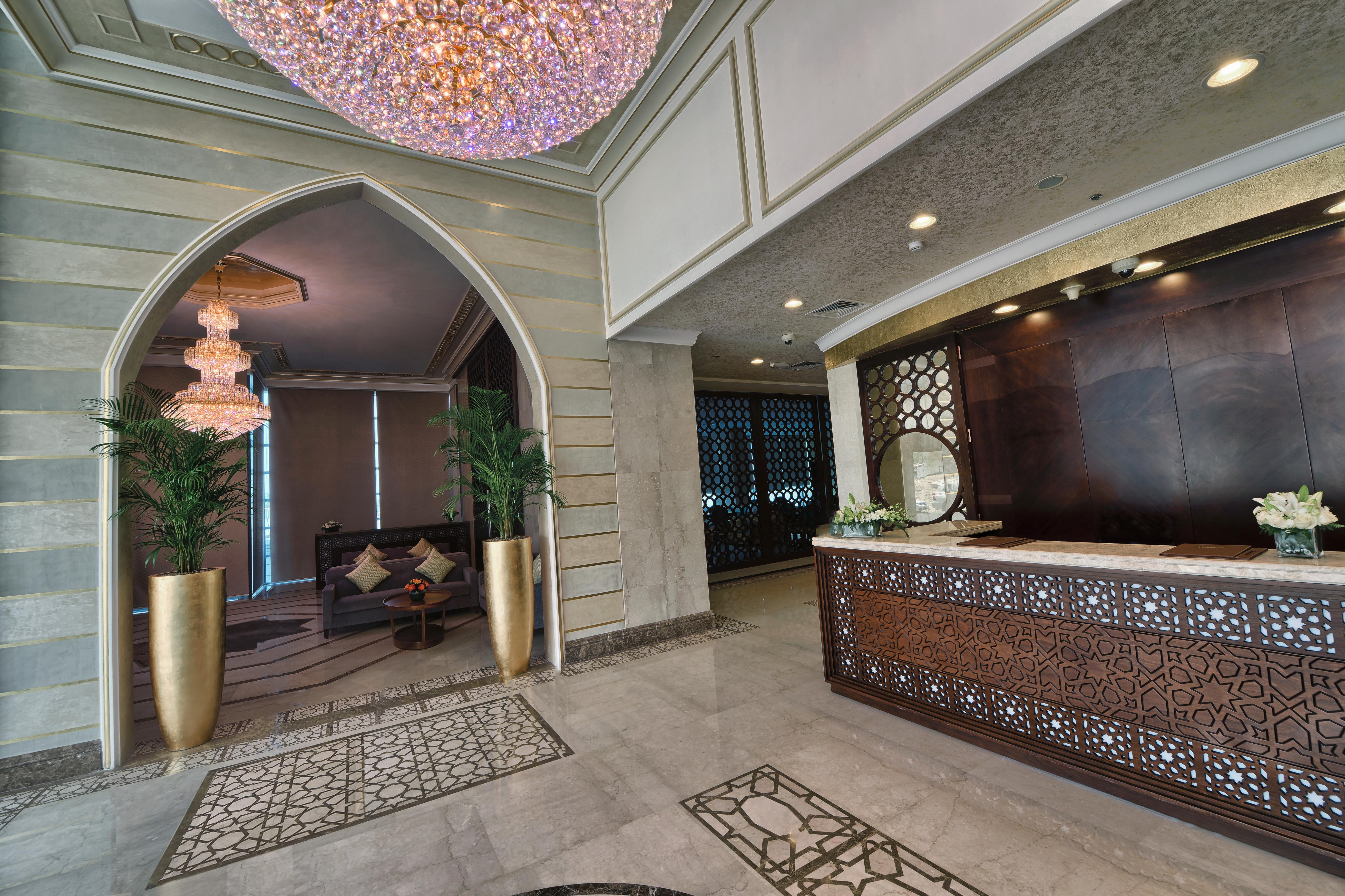 Saraya Corniche 5*