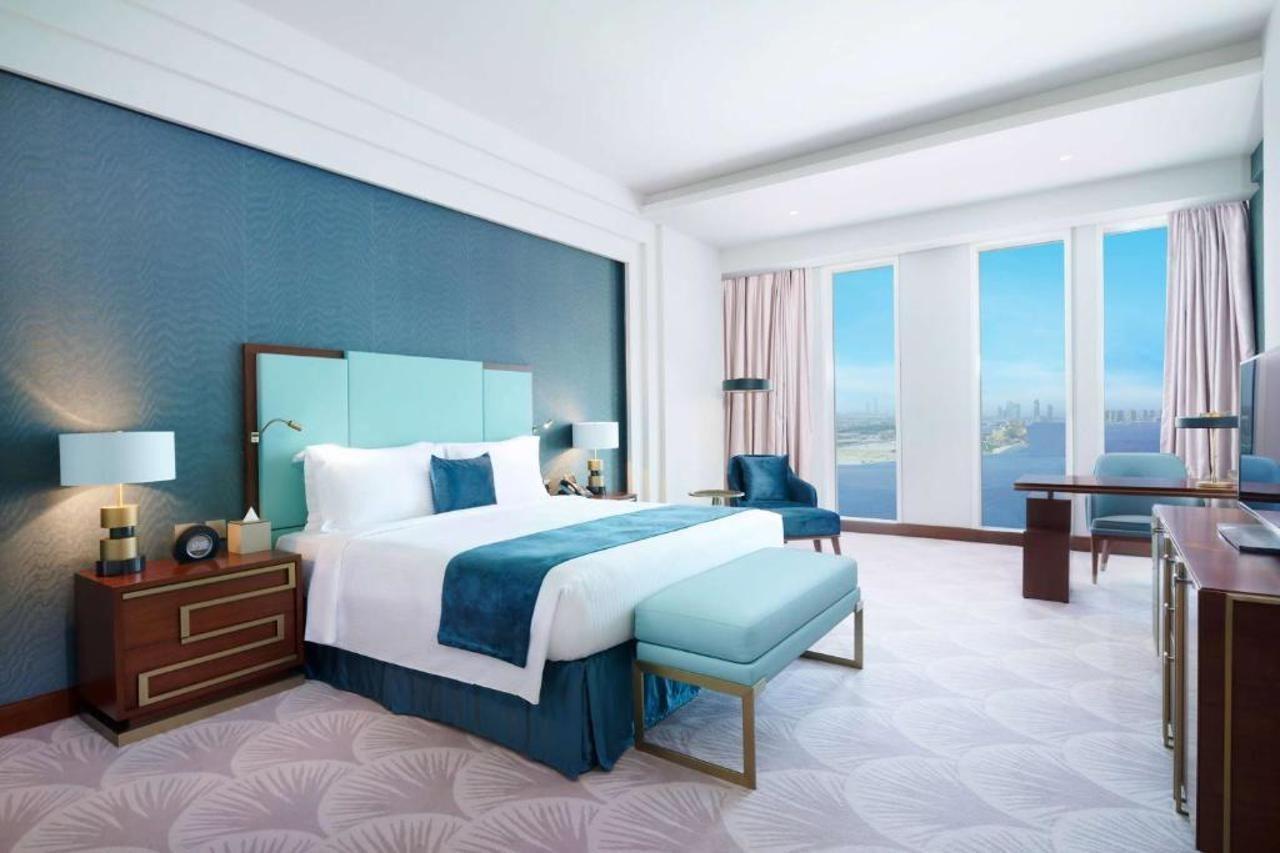 Wyndham Grand West Bay Hotel Doha
