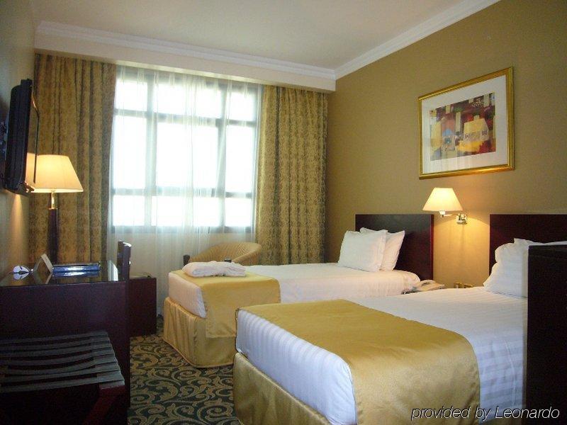 Grand Regal 4*