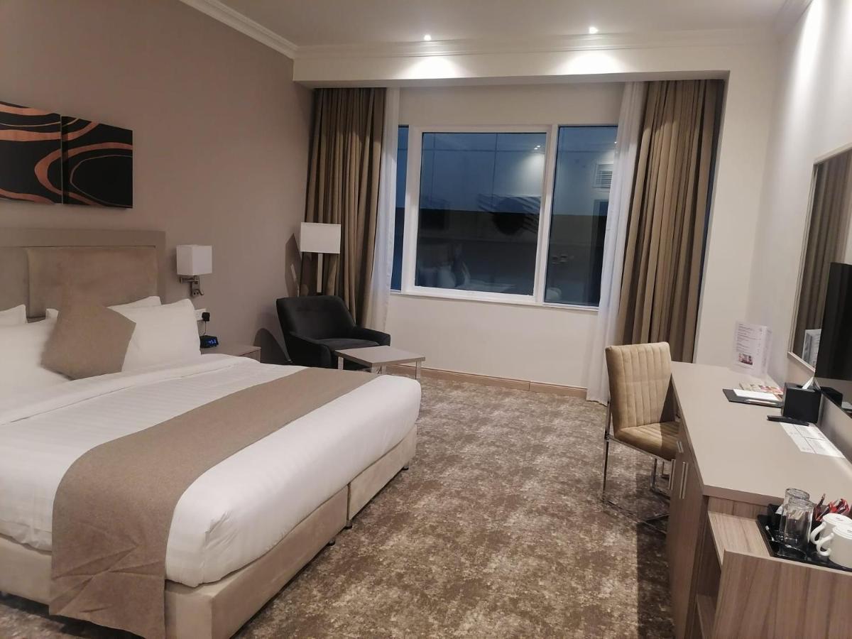 Gloria & 4* Doha