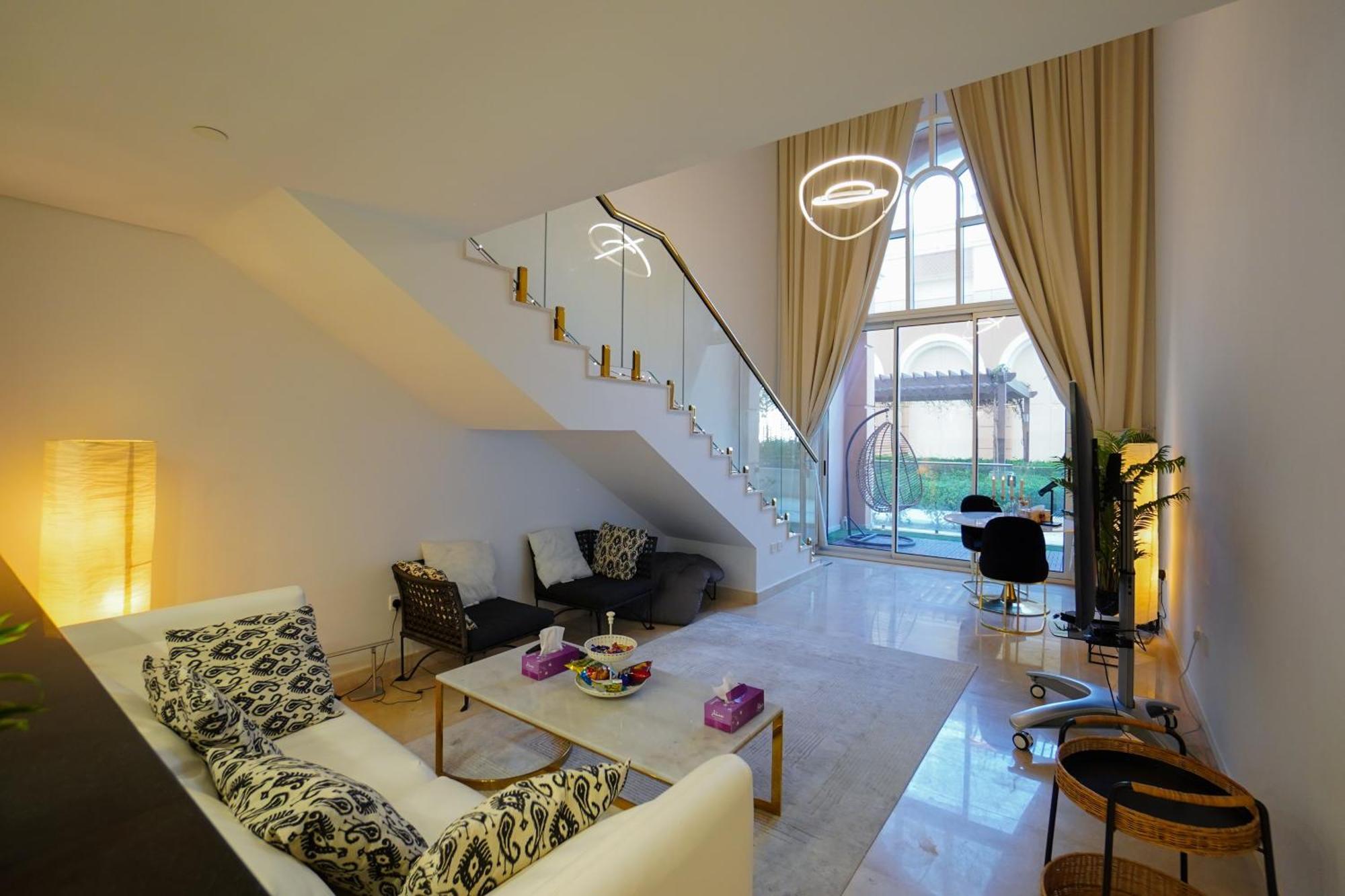 Luxury By The Sea With Amazing Amenities At Pearl Qatar Apartment