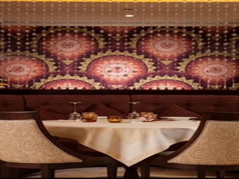 Khách sạn Centre Rotana
