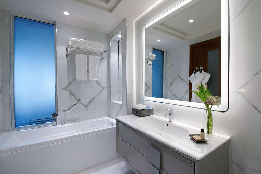 Hotel Wyndham Grand West Bay Doha