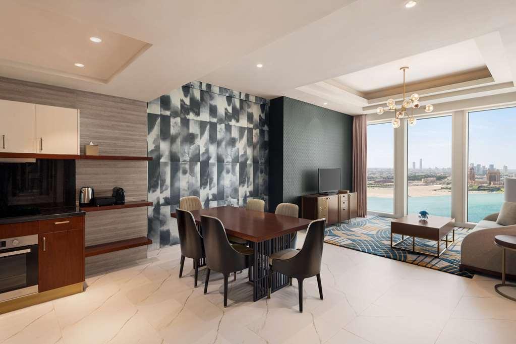 Wyndham Grand West Bay Hotel 3*