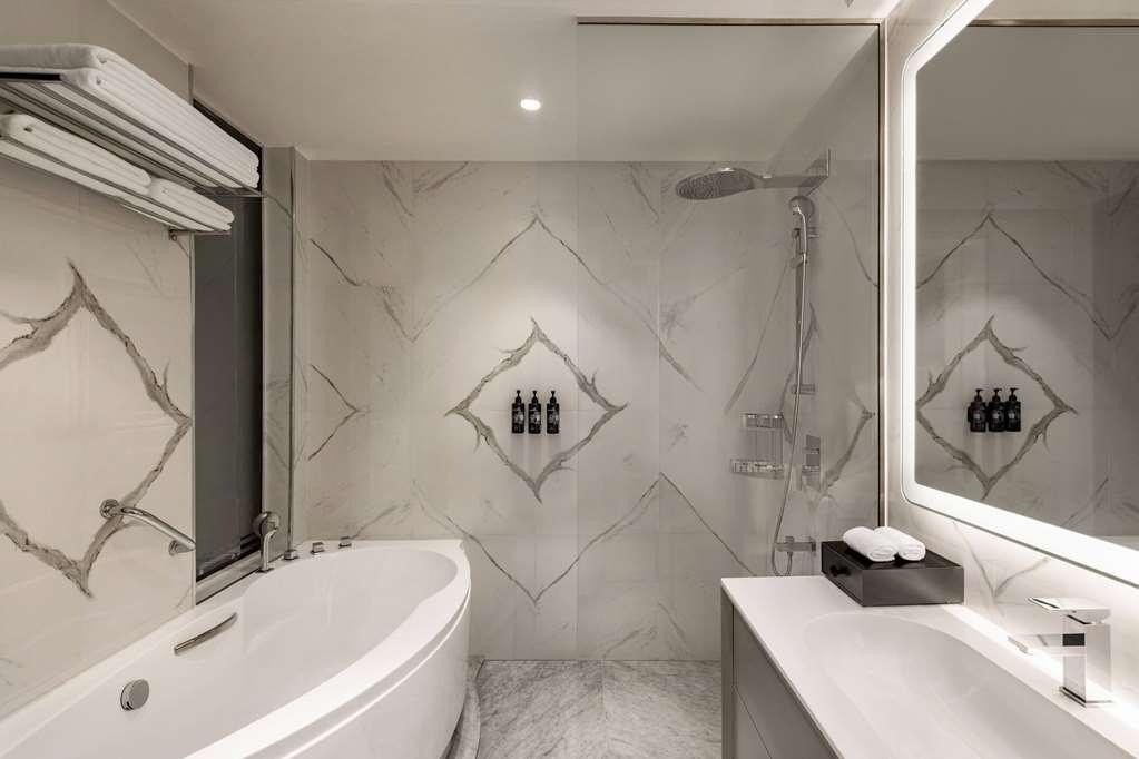 Hotel Wyndham Grand West Bay Doha