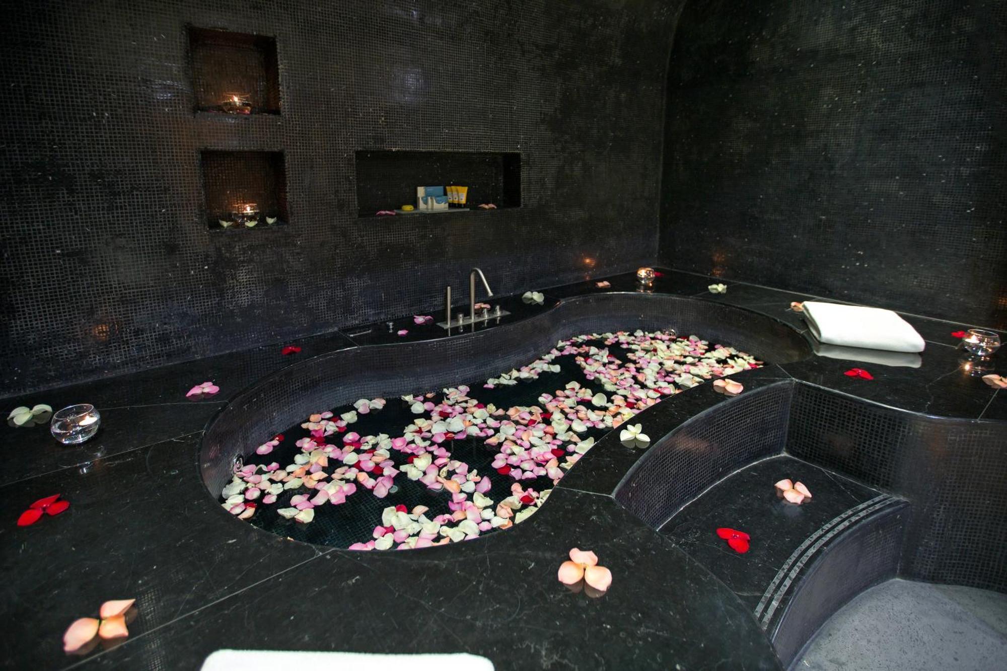 La Cigale Managed By Accor Hotel 5*