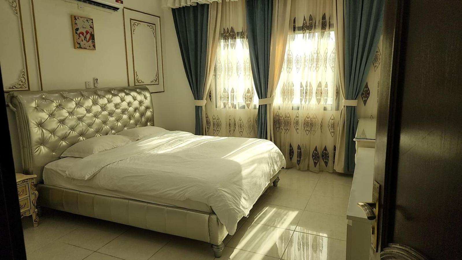 Guest house Holiday Homes *