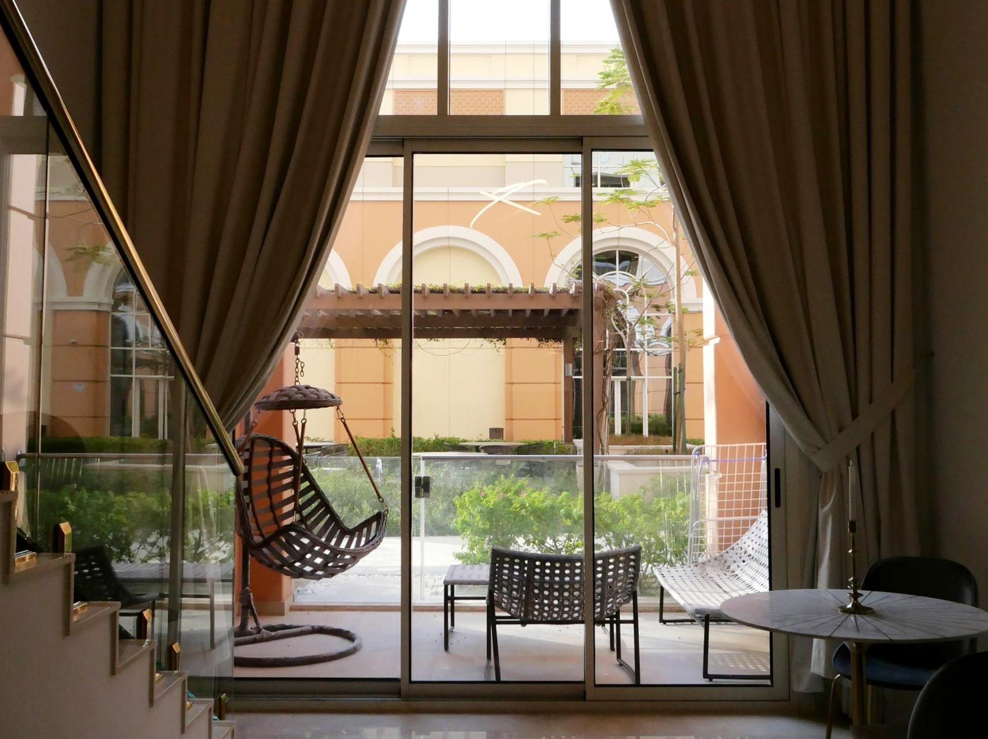 Luxury In The Pearl, Qatar *