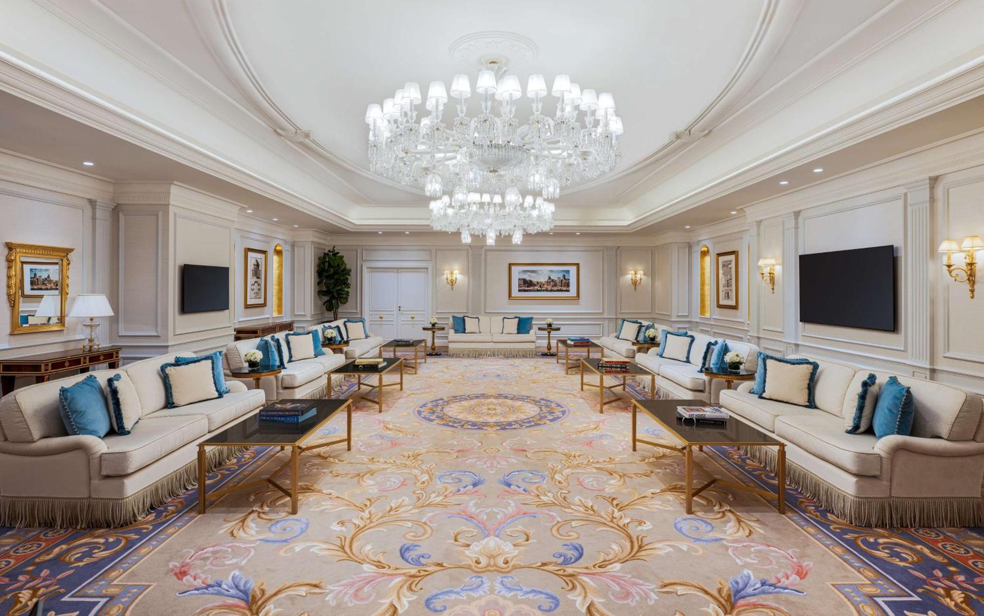 The Plaza Doha, Lxr &
