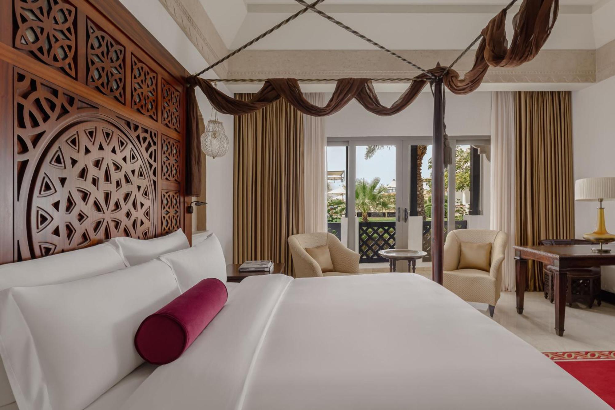 Resort Sharq Village & Spa, A Ritz-carlton 5*
