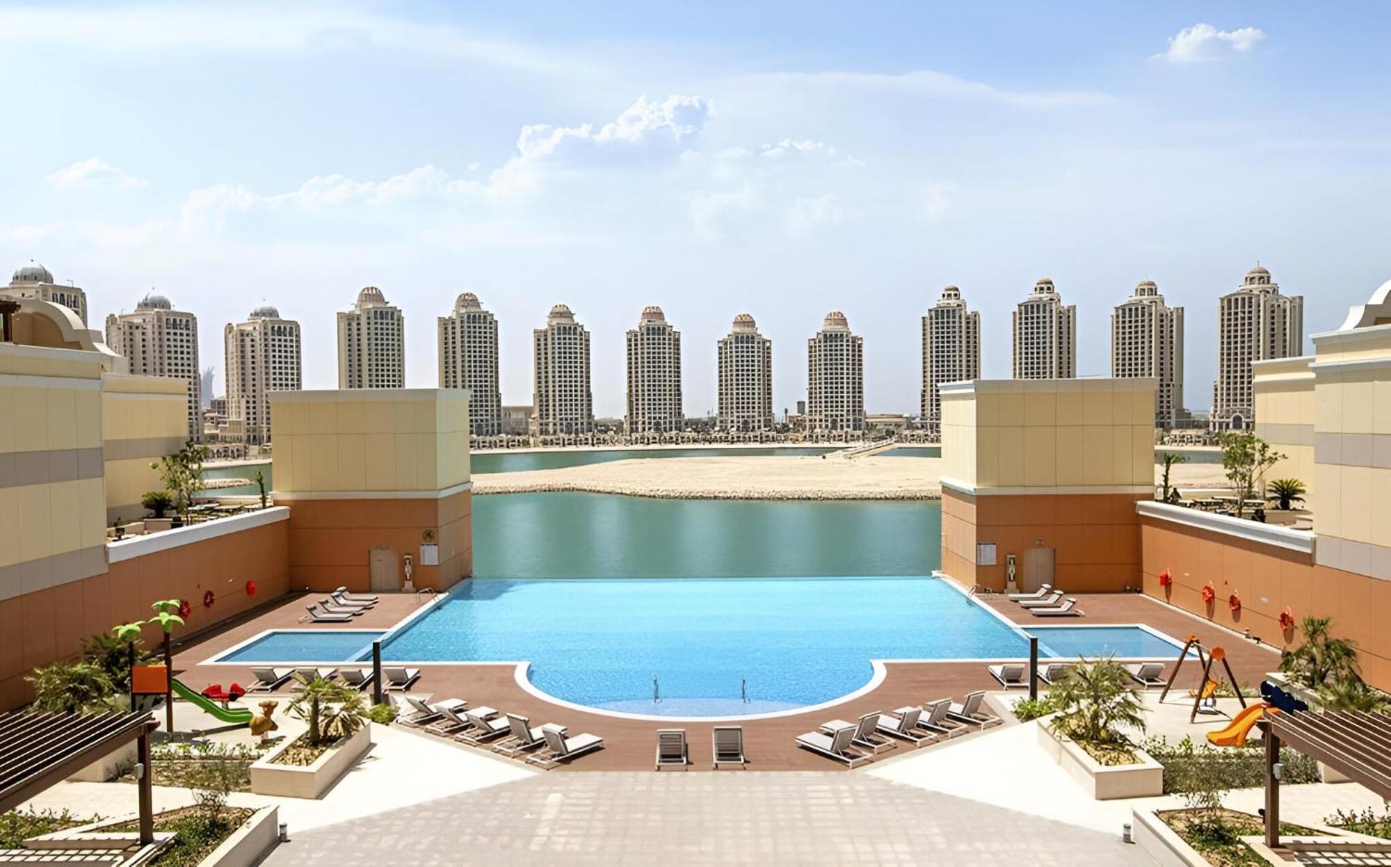 Luxury In The Pearl, Qatar *