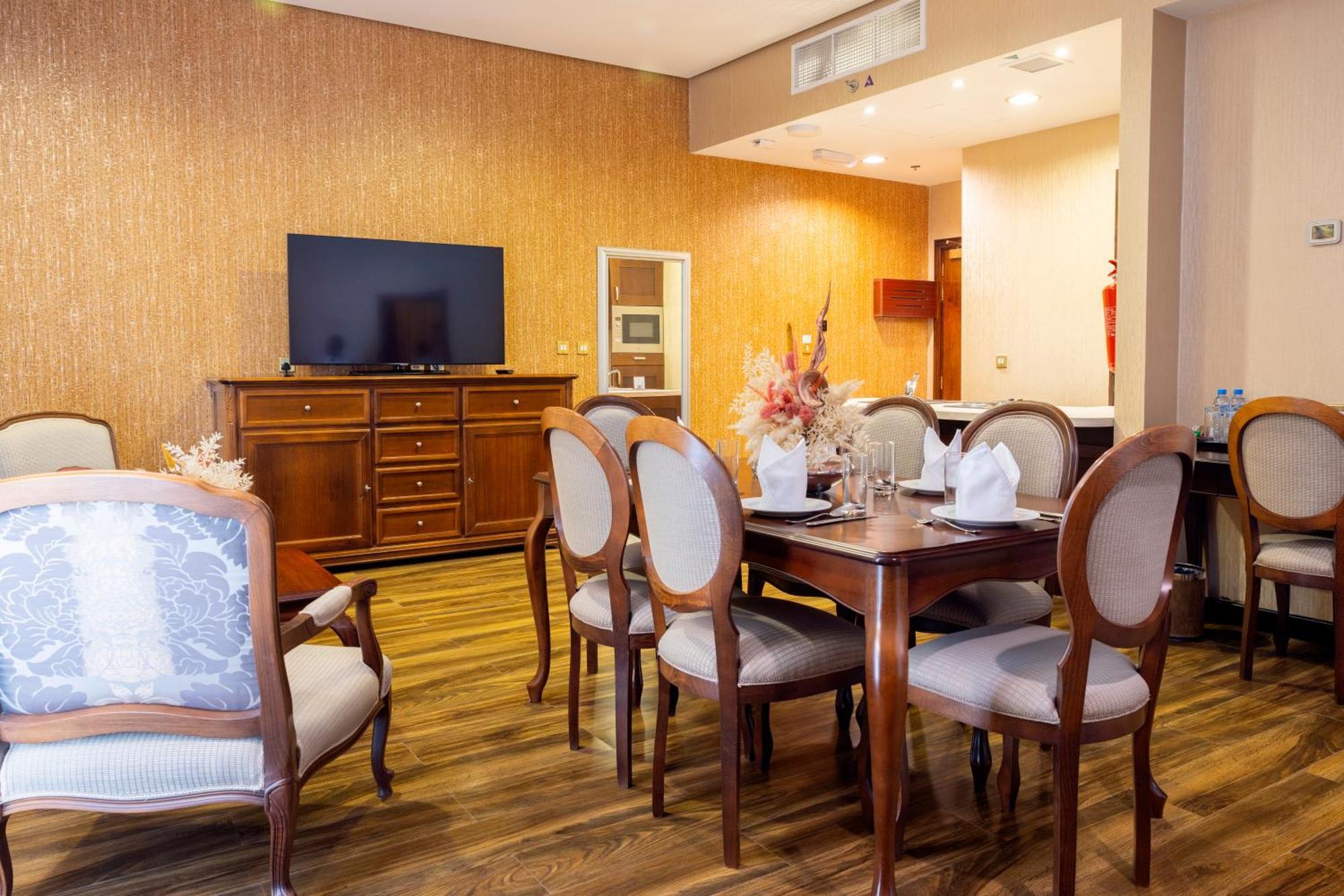 Gate Hotel