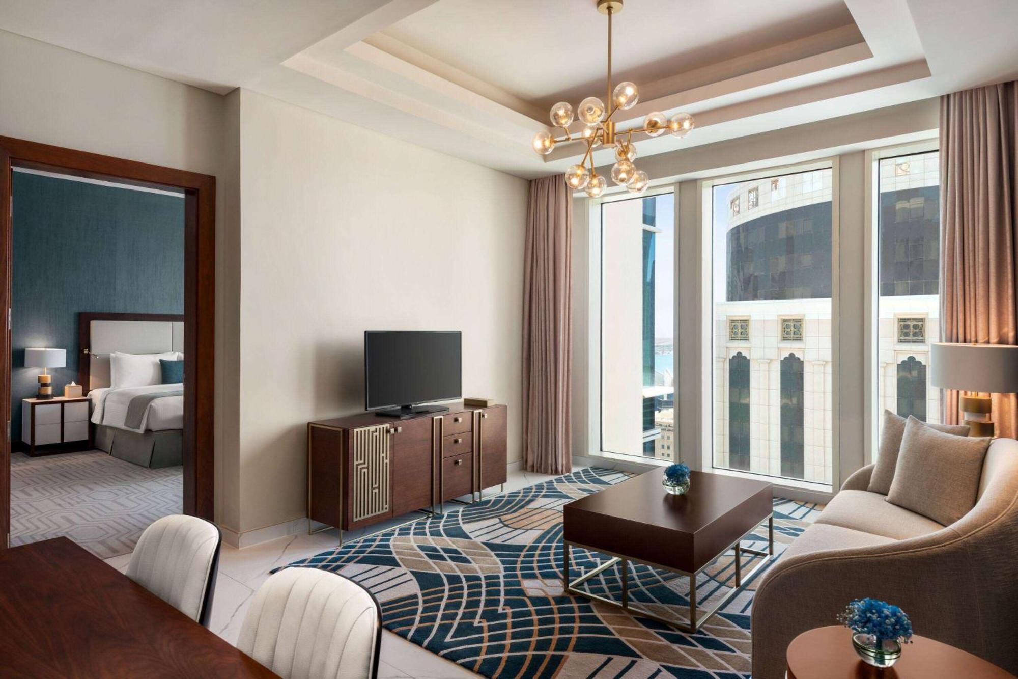 Hotel Wyndham Grand West Bay 5*
