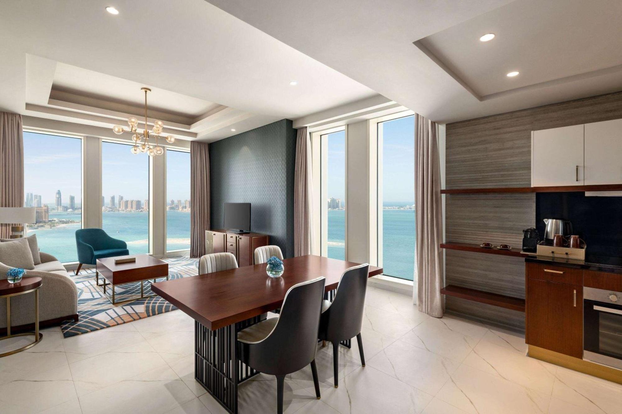 Hotel Wyndham Grand West Bay 5*