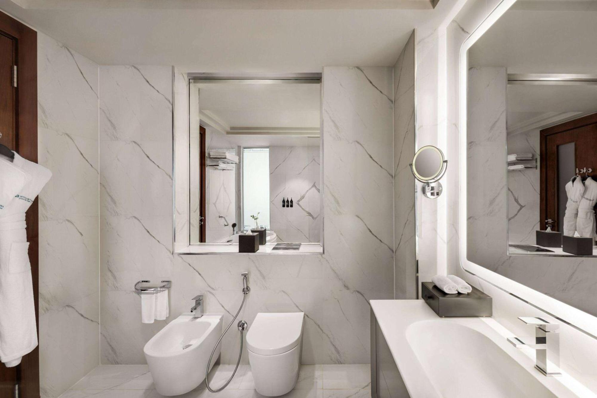 Wyndham Grand West Bay Doha
