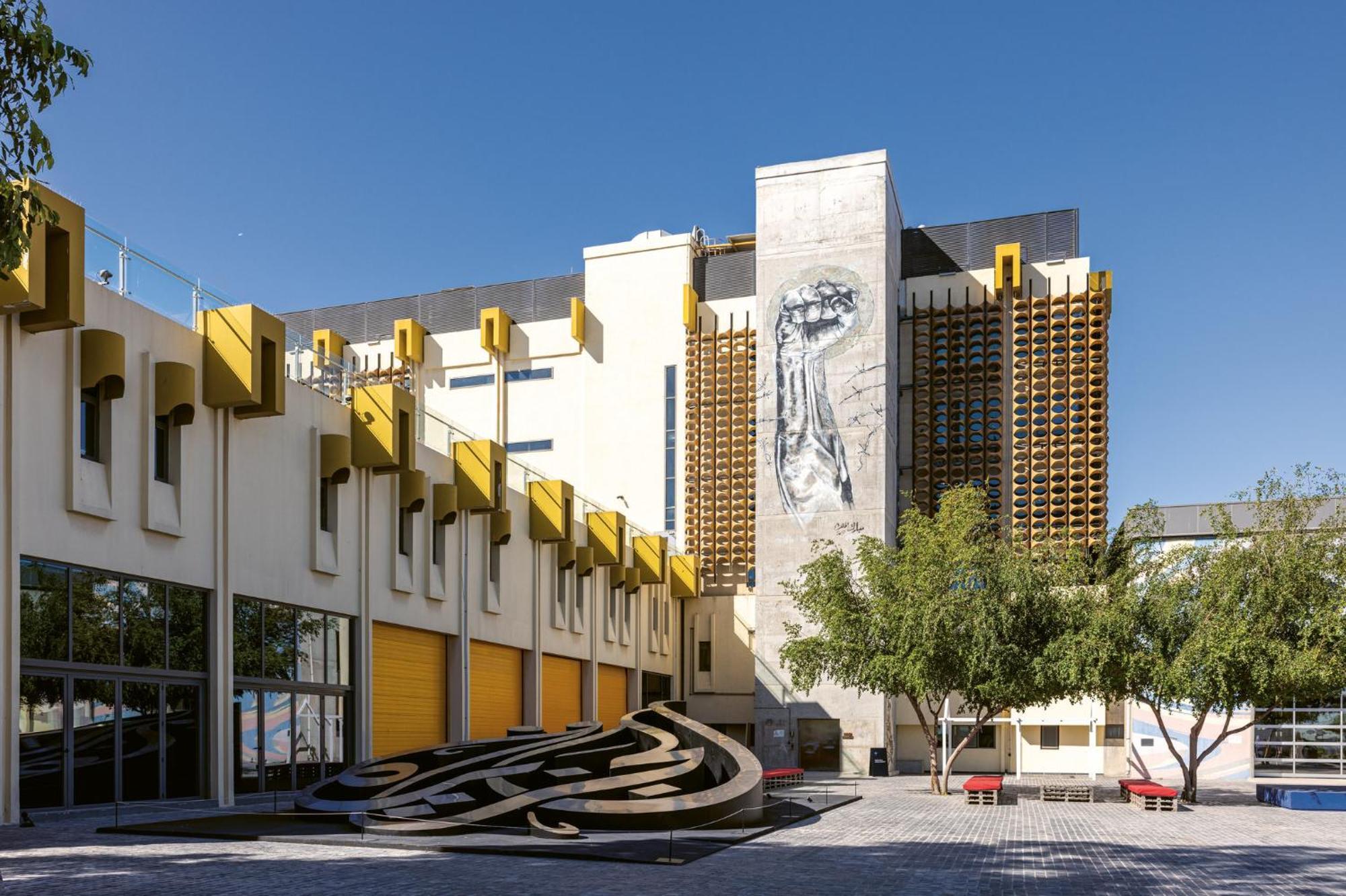 Plaza West Bay Hotel 5*
