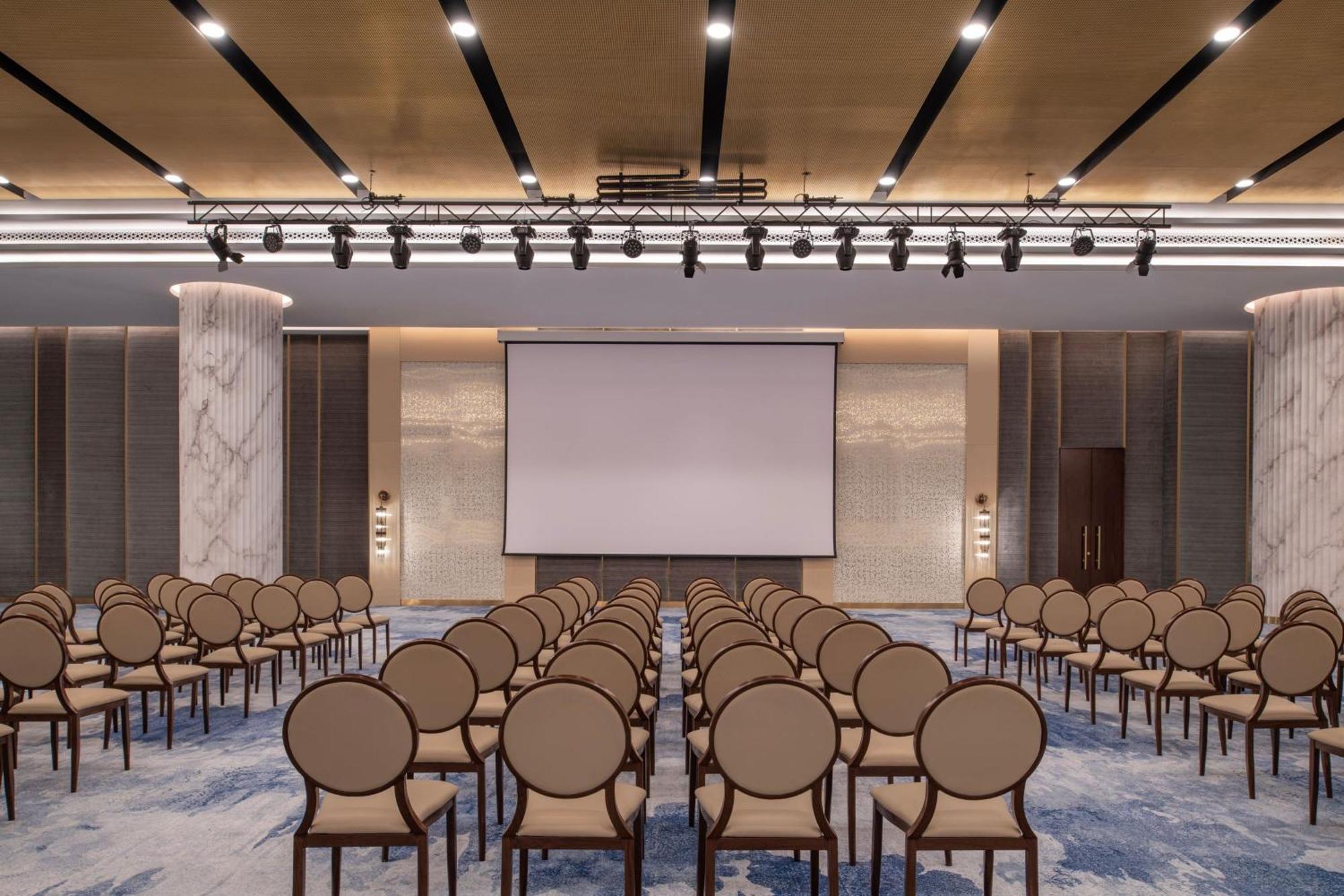The St. Regis Marsa Arabia Island, The Pearl Qatar 5*