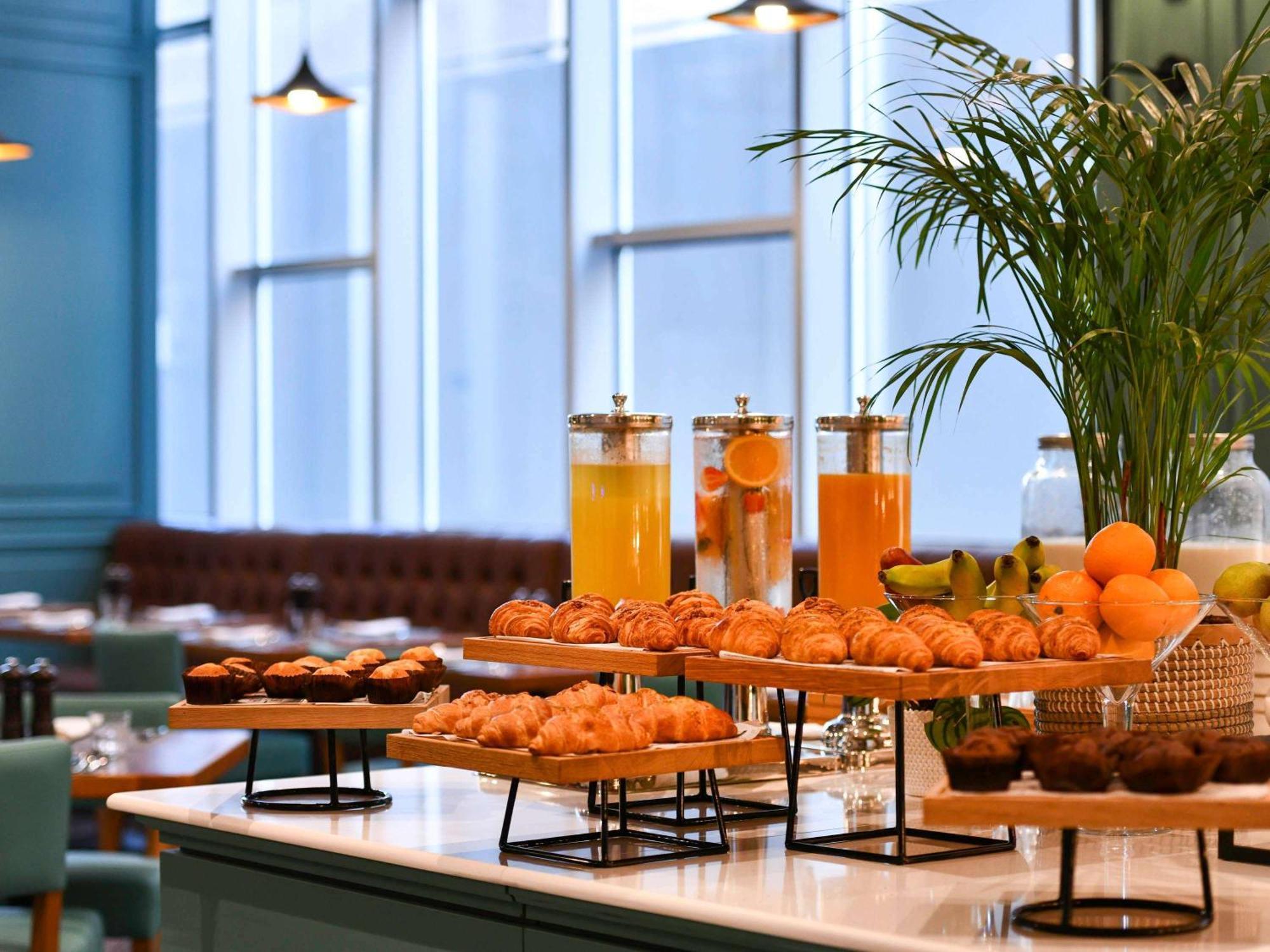 Adagio Doha