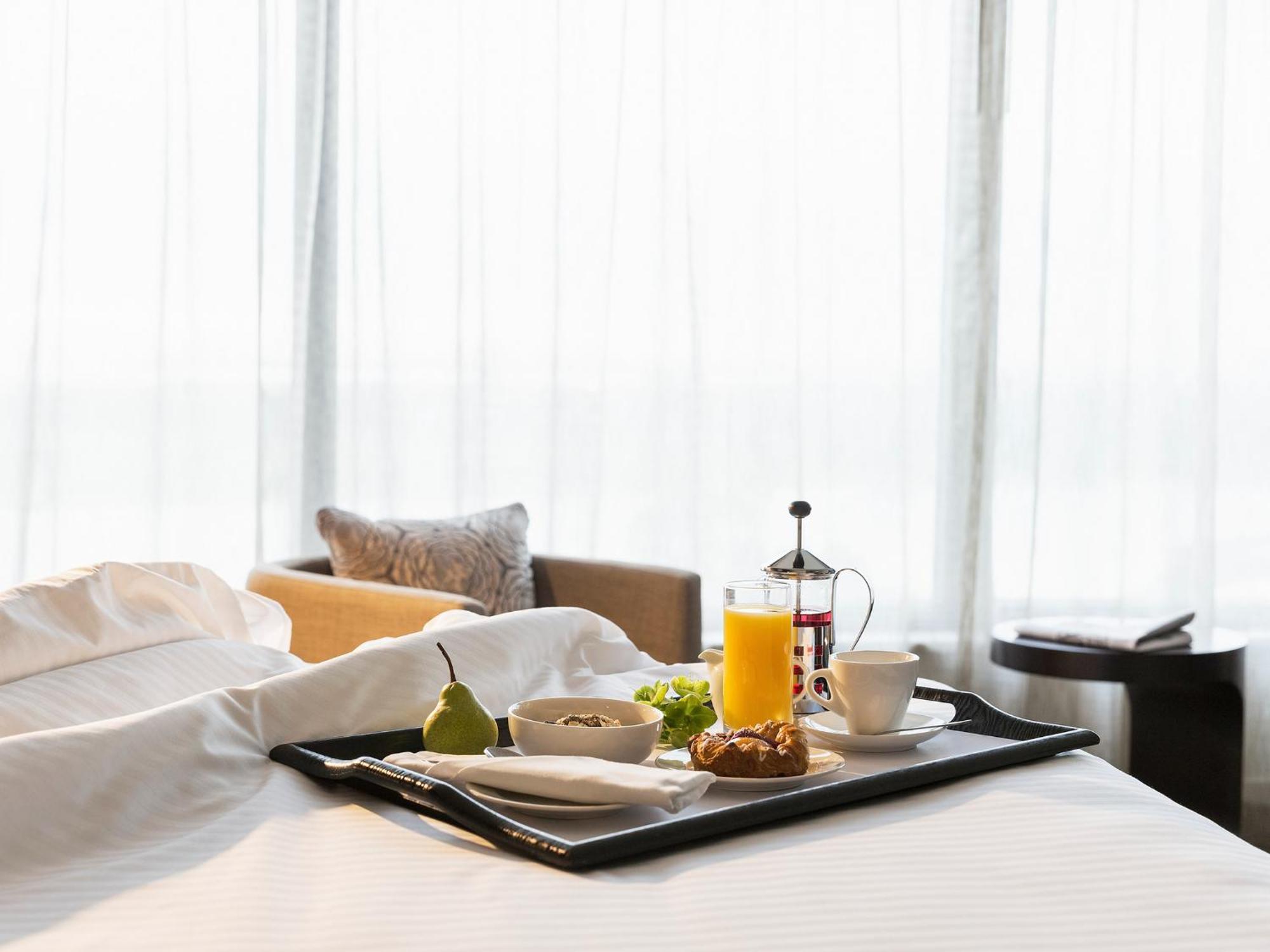 Pullman West Bay Hotel