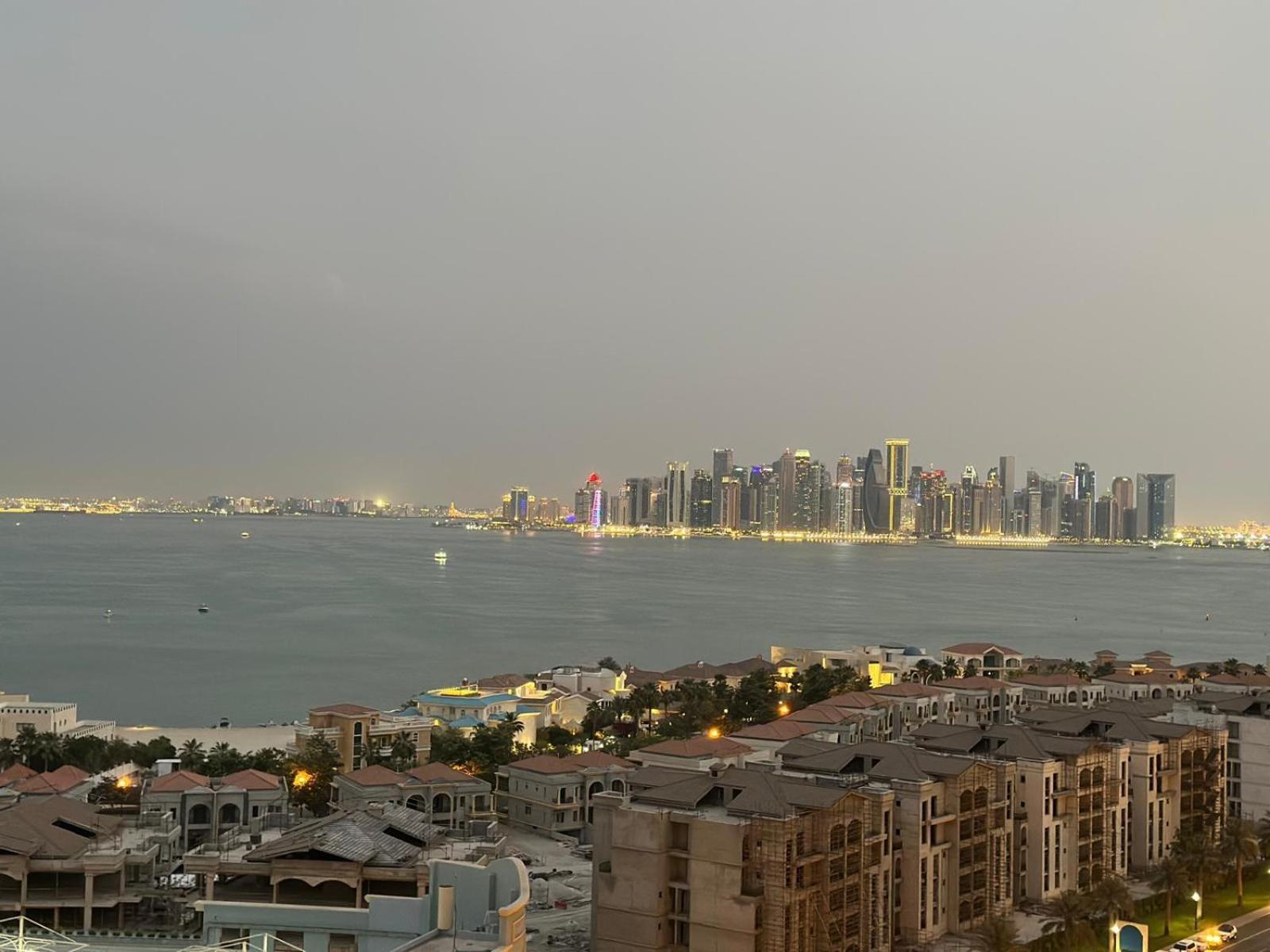 Spacious 2bhk With Balcony & Sea View Doha