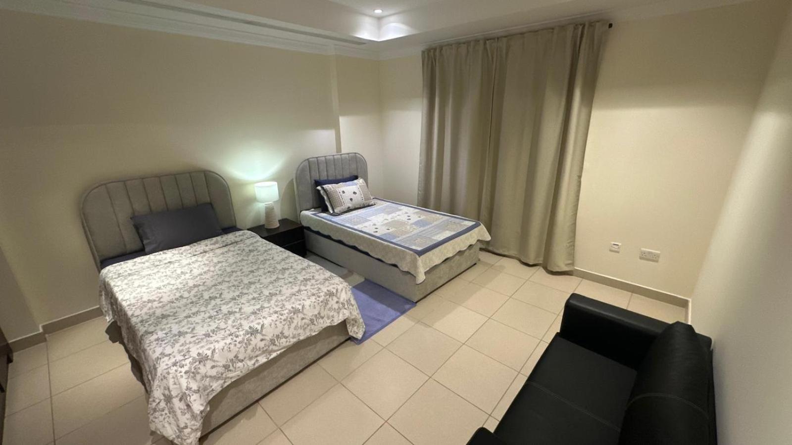 Spacious 2bhk With Balcony & Sea View