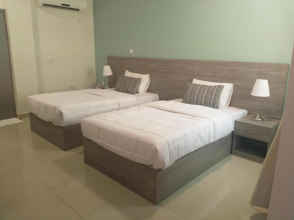 Hotel Sovereign - Marriage Certificate Required