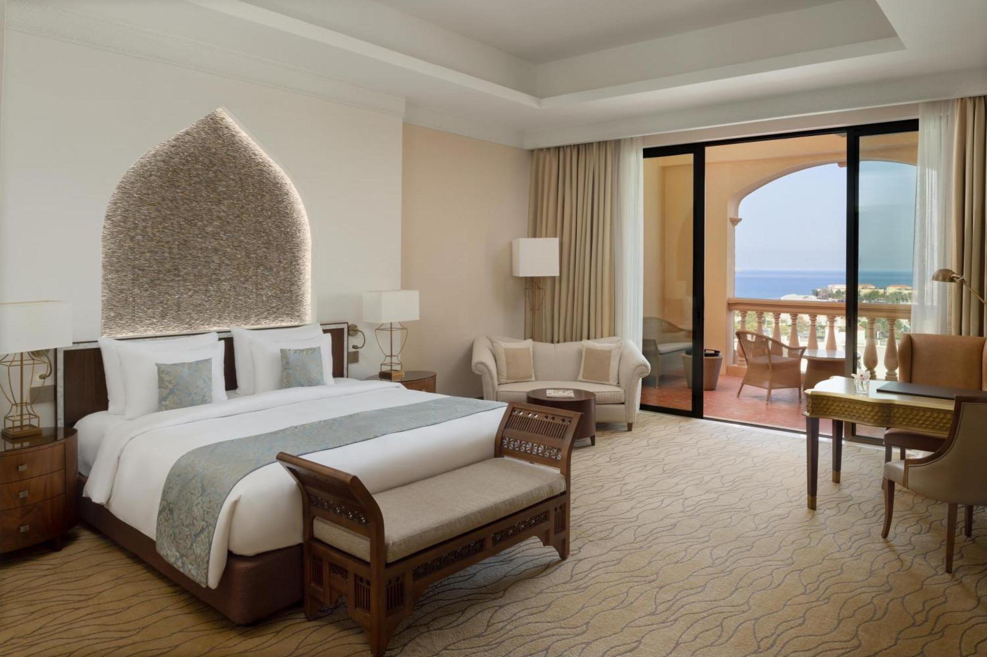 Marsa Malaz Kempinski, The Pearl Resort