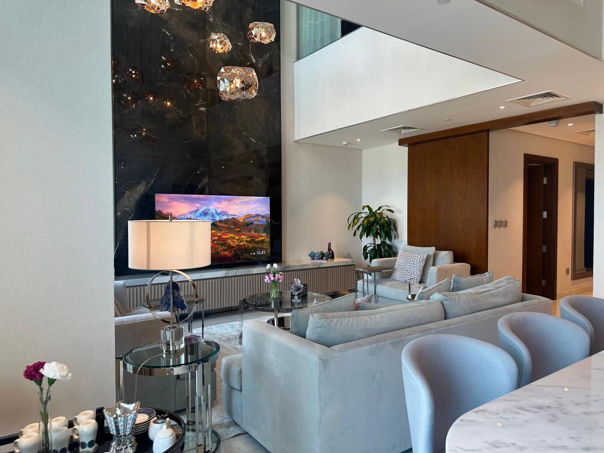 Pearl Of The Marina Baywalk Penthouse Apartment