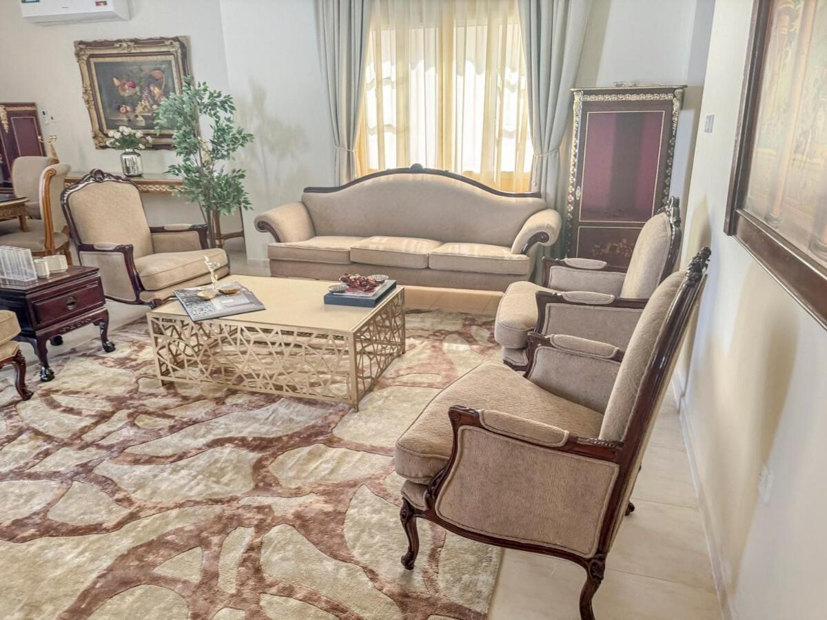 Villa Prestigious In Um Salal Izghawa