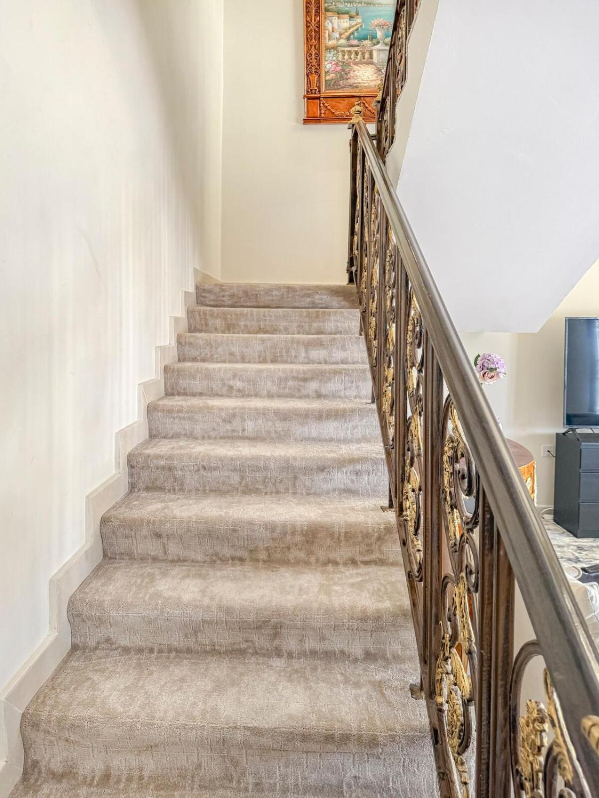 Villa Prestigious In Um Salal Izghawa *