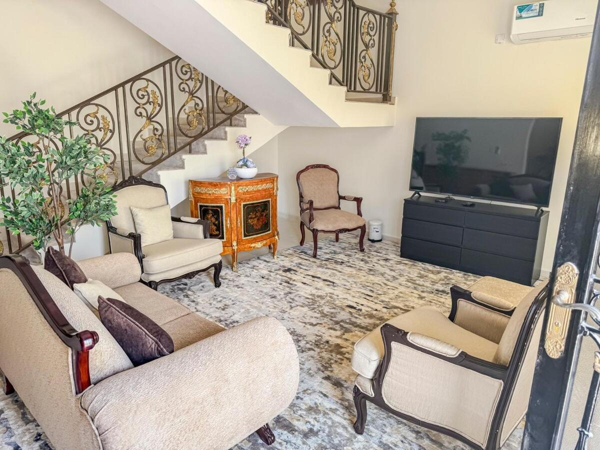 Prestigious In Um Salal Izghawa *