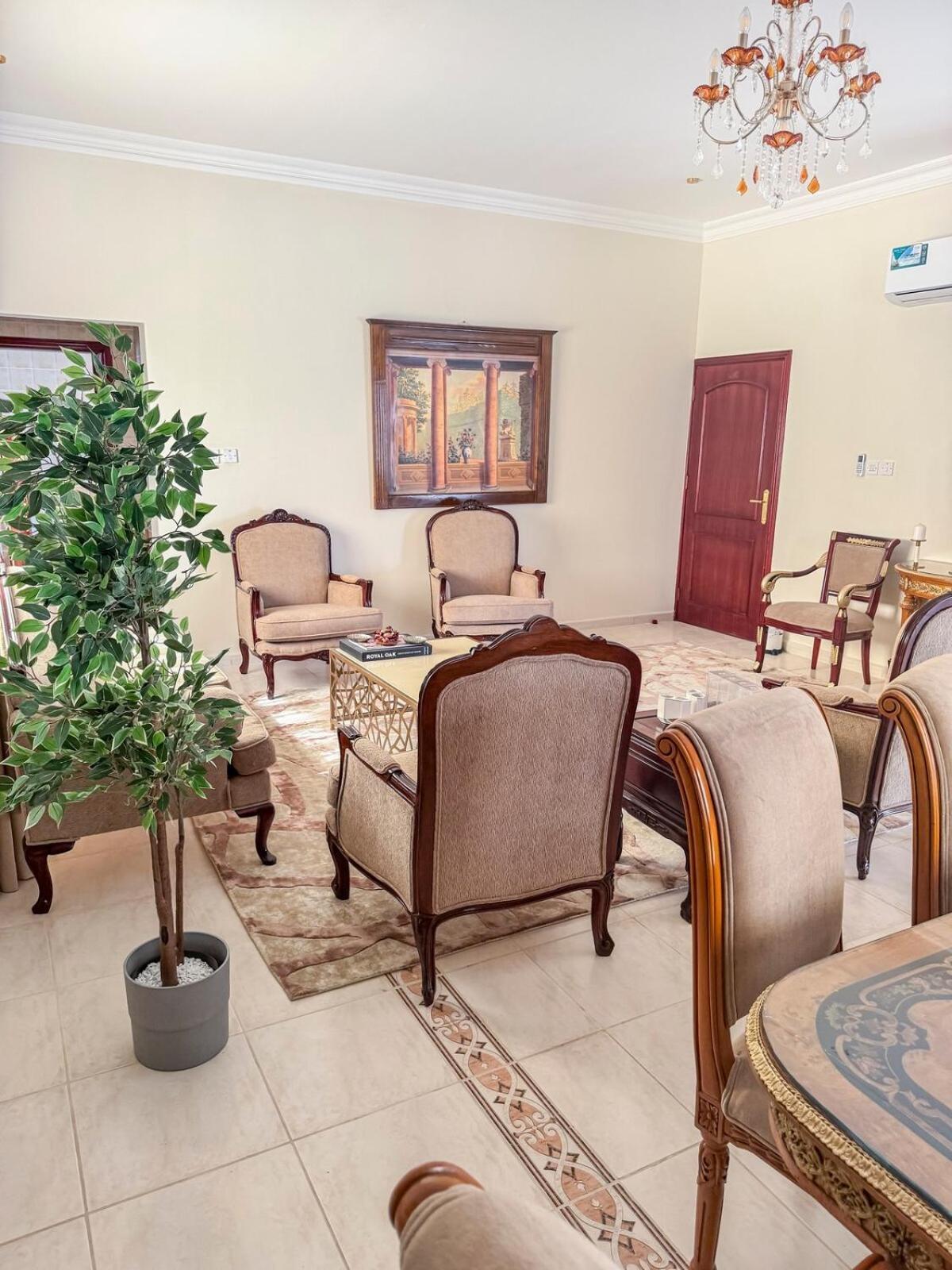Villa Prestigious In Um Salal Izghawa *