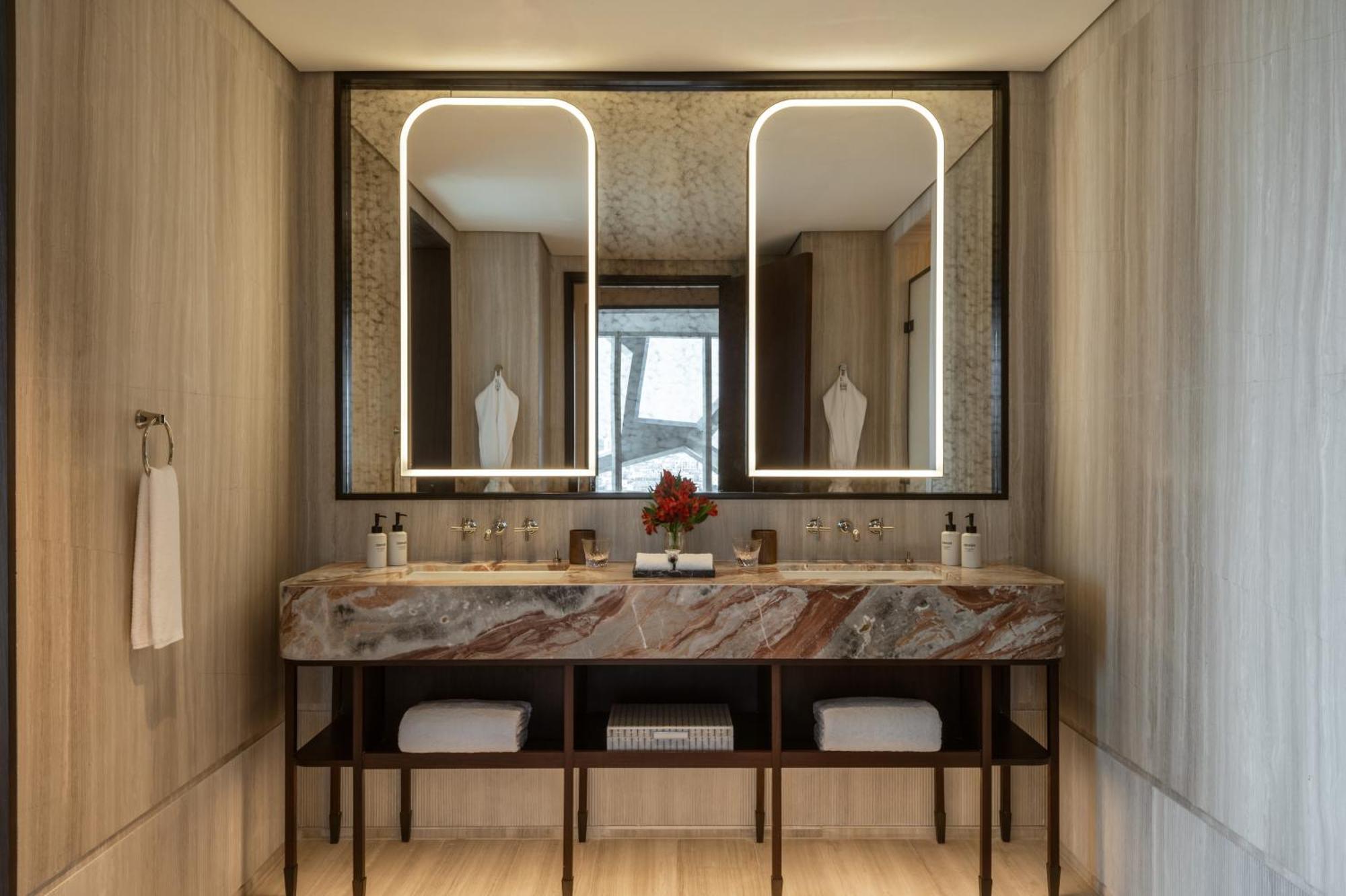 Rosewood 5*