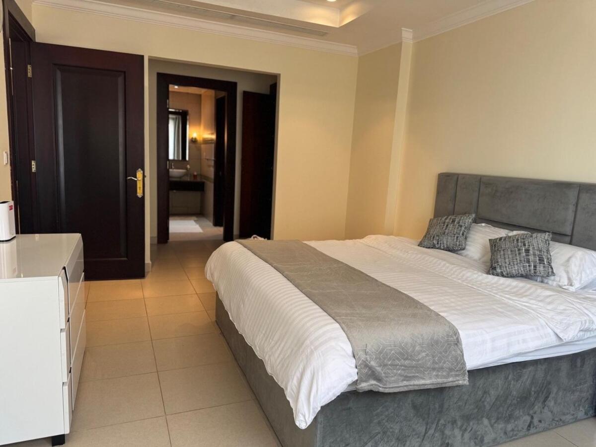 Stylish 1br Pearl Apt- Prime Marina Location * Doha