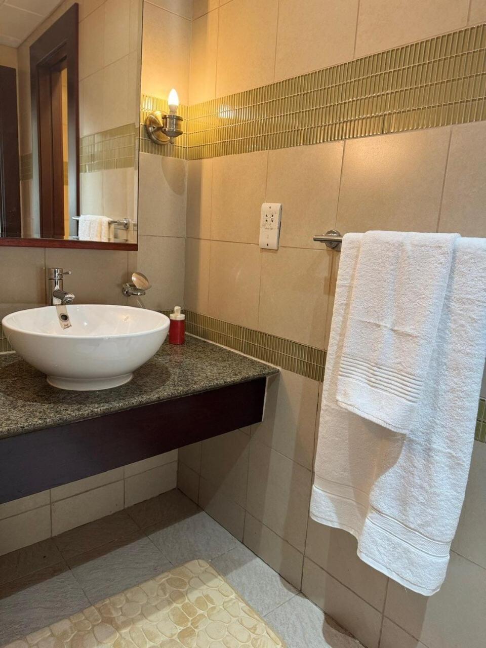 Căn hộ Stylish 1br Pearl Apt- Prime Marina Location *