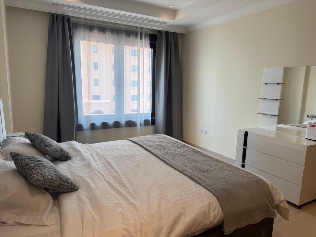 Stylish 1br Pearl Apt- Prime Marina Location *