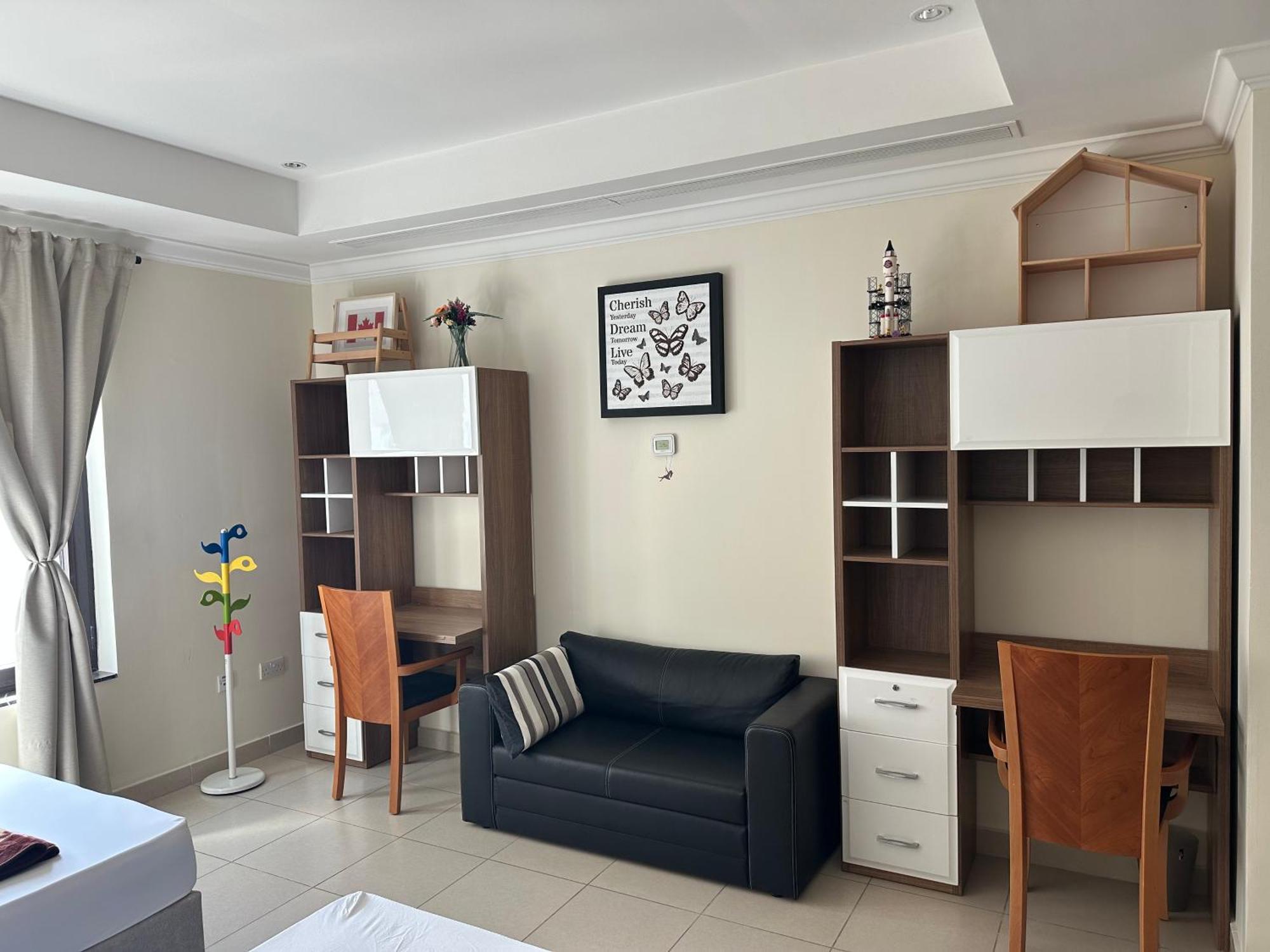 Spacious 2bhk With Balcony & Sea View