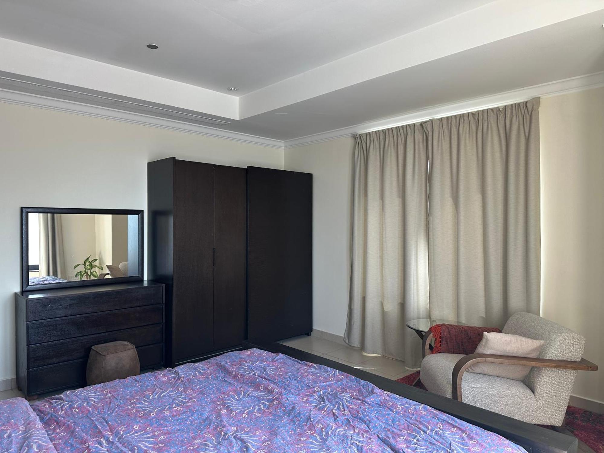 Spacious 2bhk With Balcony & Sea View *